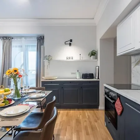 Lejlighed Superb Views 3br Midtown Flat - 3 Balconies *