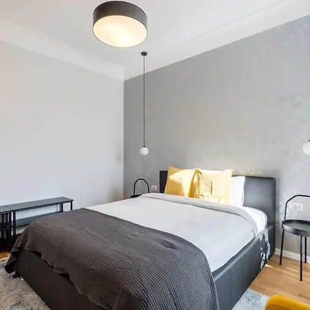 Superb Views 3br Midtown Flat - 3 Balconies * Bukarest