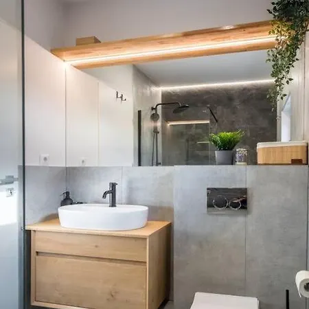 Superb Views 3br Midtown Flat - 3 Balconies Apartment Bucharest