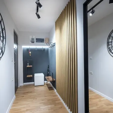 Superb Views 3br Midtown Flat - 3 Balconies Apartment Bucharest