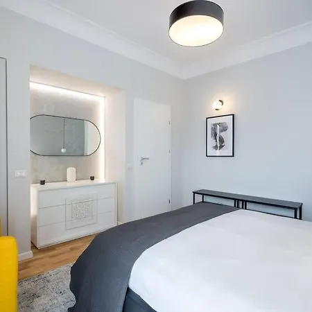 Superb Views 3br Midtown Flat - 3 Balconies