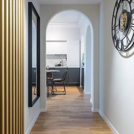Apartment Superb Views 3br Midtown Flat - 3 Balconies Bucharest