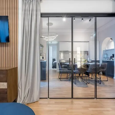 Superb Views 3br Midtown Flat - 3 Balconies *