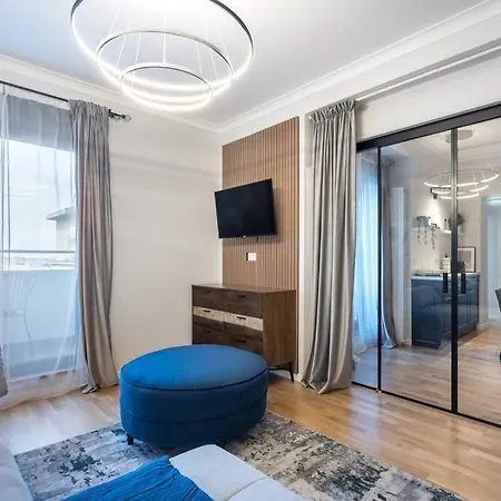 Apartment Superb Views 3br Midtown Flat - 3 Balconies *