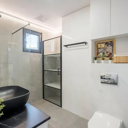 Superb Views 3br Midtown Flat - 3 Balconies * Bucharest