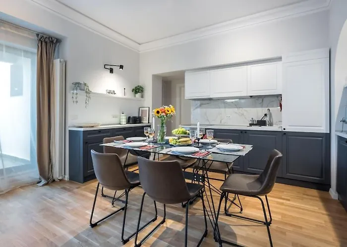 Superb Views 3br Midtown Flat - 3 Balconies *