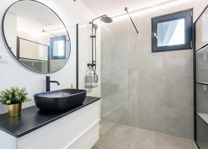 Superb Views 3br Midtown Flat - 3 Balconies Bükreş