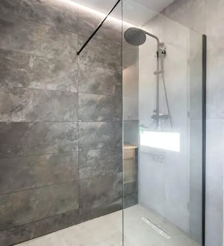 Superb Views 3br Midtown Flat - 3 Balconies Апартаменти