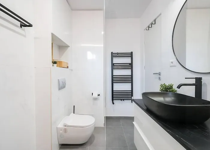 Superb Views 3br Midtown Flat - 3 Balconies * Bucarest