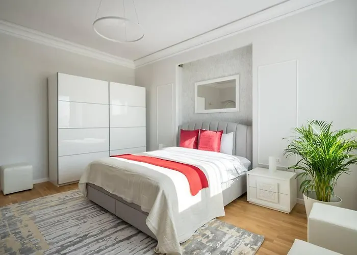 Superb Views 3br Midtown Flat - 3 Balconies Apartment *